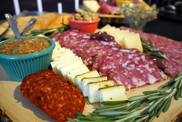 Meat & cheese tray
